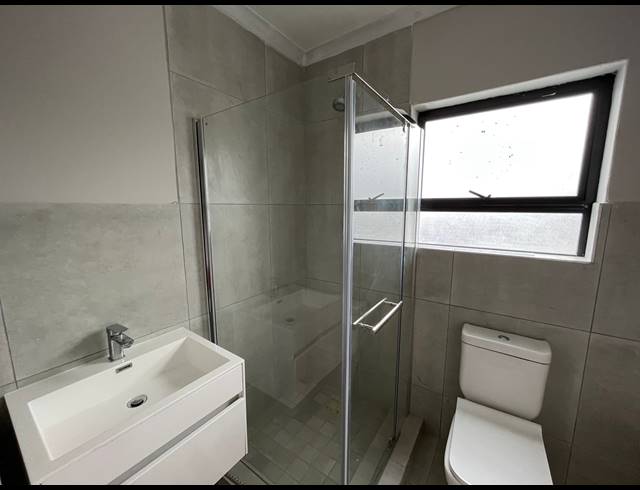 2 BEDROOM APARTMENT FOR SALE IN TABLE VIEW